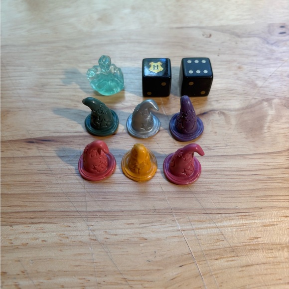 Warner Bros. Harry Potter Mystery at Hogwarts Board Game - Picture 6 of 13